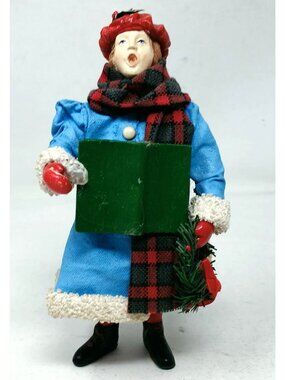 Possible Dreams Clothique Girl Caroler Songbook Wreath Christmas Made Taiwan GS1